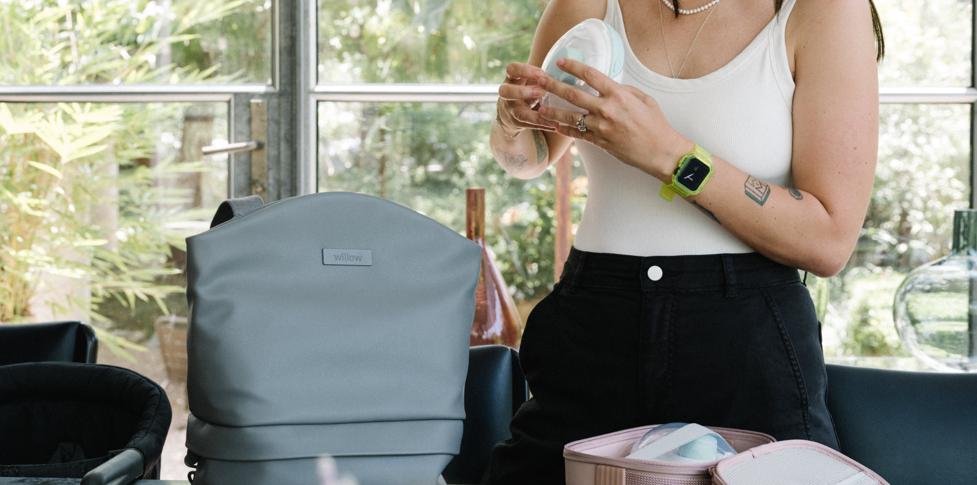7 Things You NEED to Pack in Your Breastfeeding Pump Bag Willow Pump